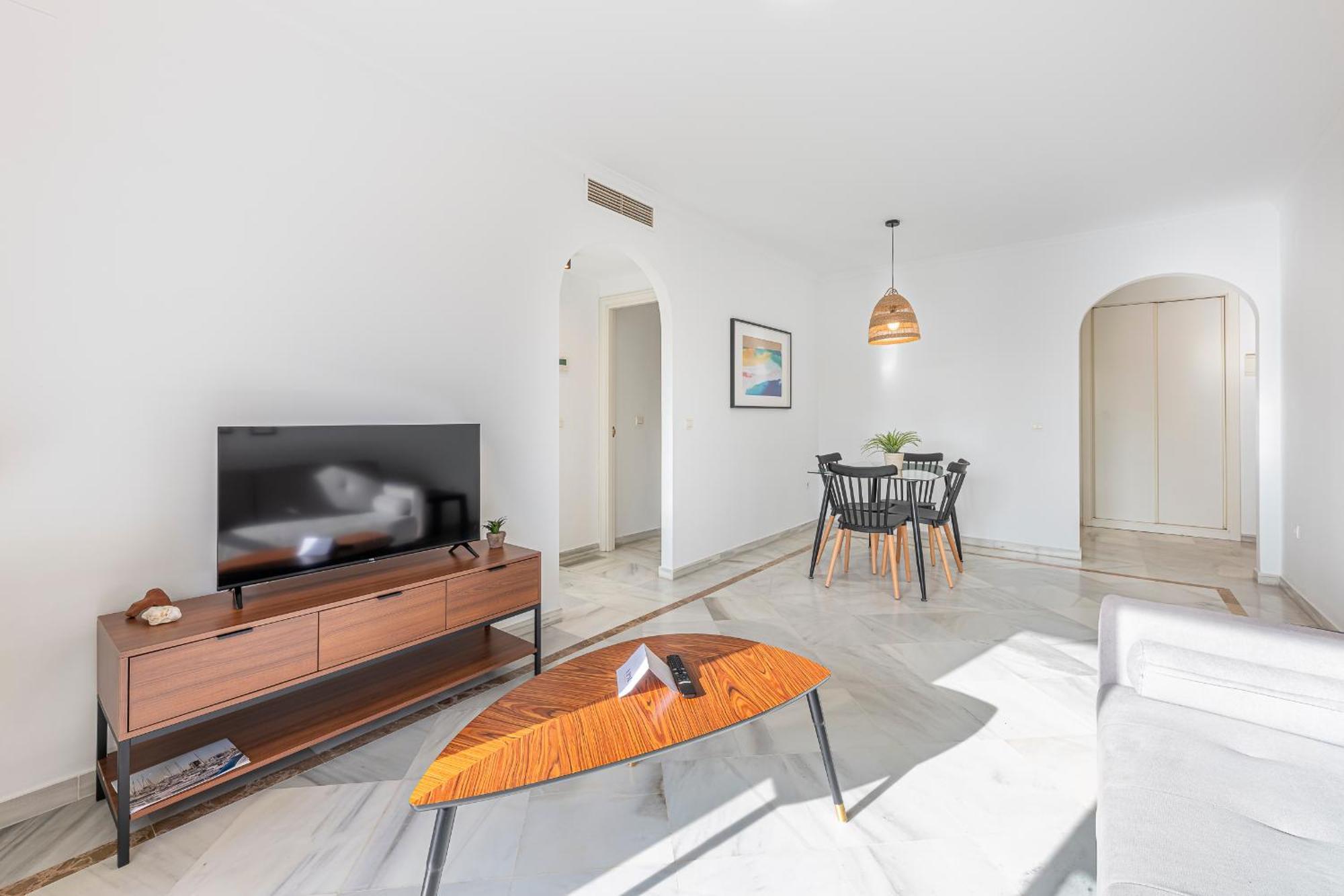 Puerto Banus - Modern Apartament, 2 Bedrooms * Marbella